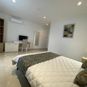 https://la-reggia-seaview-guesthouse.hotelssaintjulians.com